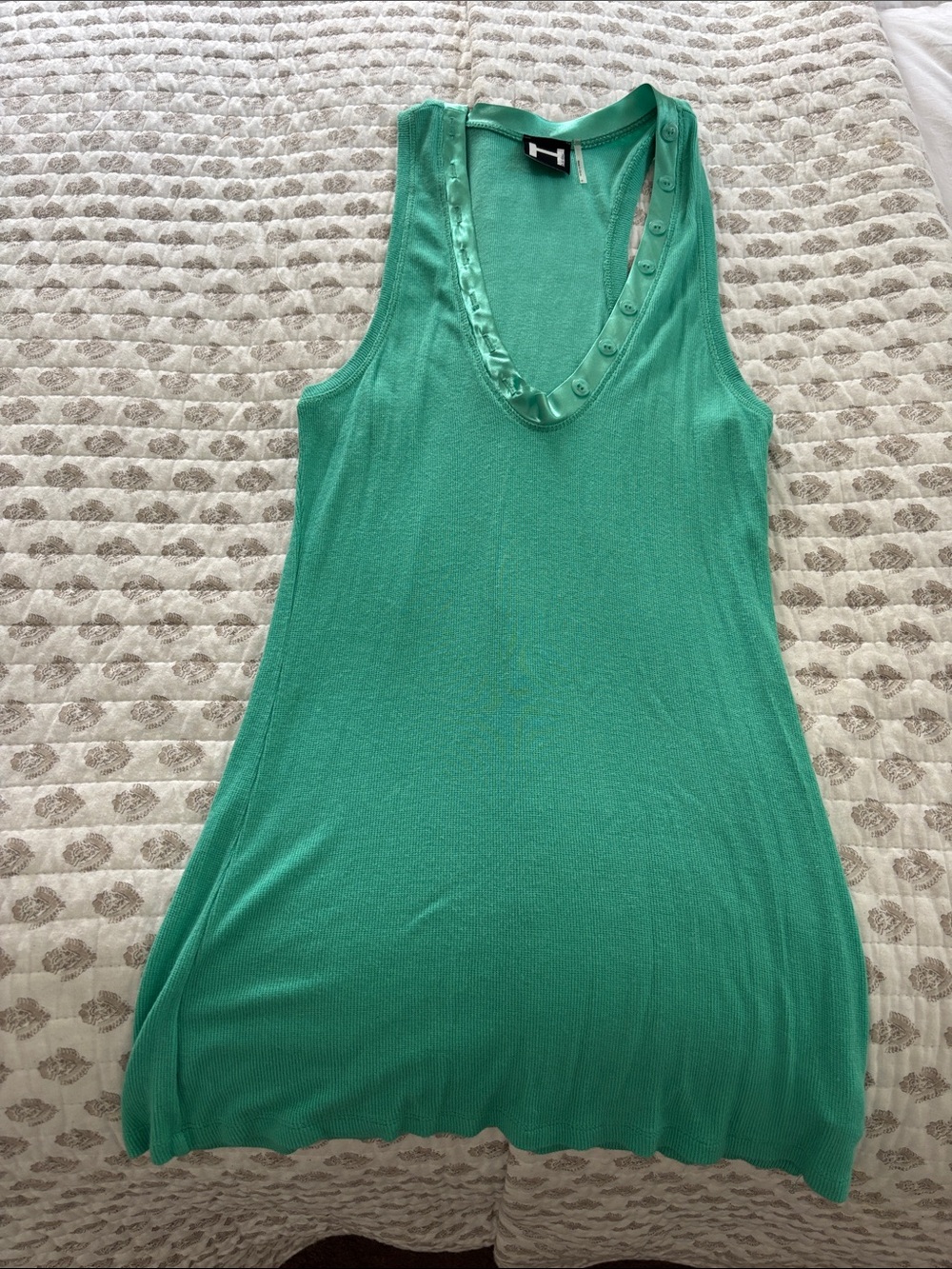 H by bordeaux Sleeveless V-Neck Tank with satin Button Trim